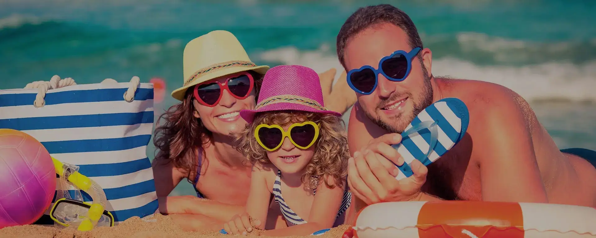 Family-holiday-banner